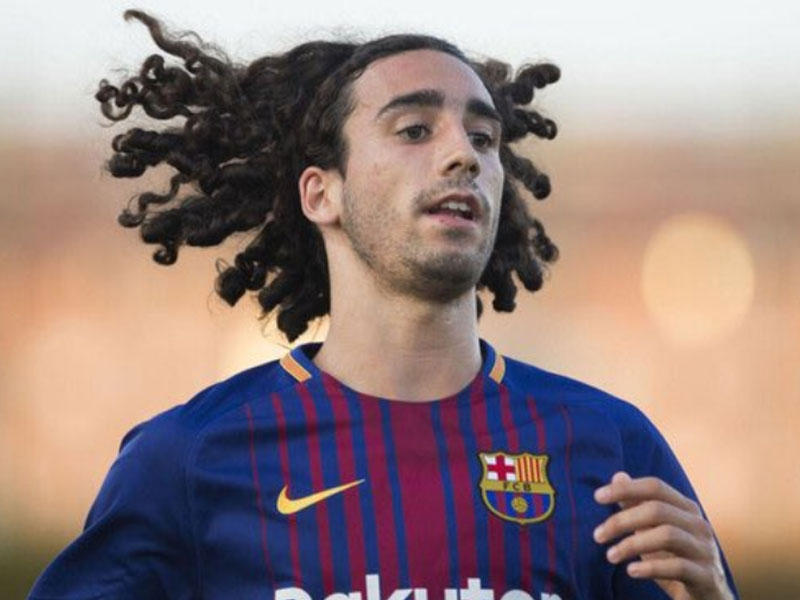 لاعب خط الوسط مارك كوكوريا 