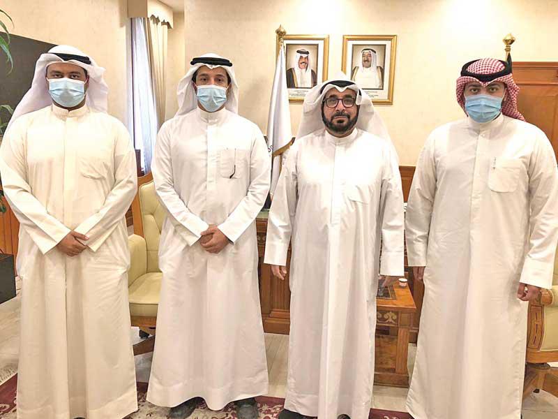 وفد الاتحاد خلال لقاء الطيران المدني