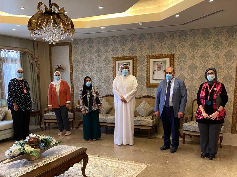  وزير الصحة د. باسل الصباح متوسطاً رئيس وأعضاء جمعية العلاج الطبيعي