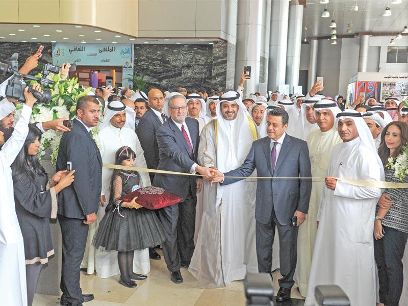 من أجواء افتتاح أحد معارض الكويت للكتاب السابقة 