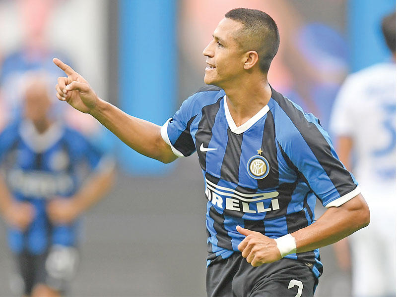 النجم الدولي التشيلي أليكسيس سانشيز 