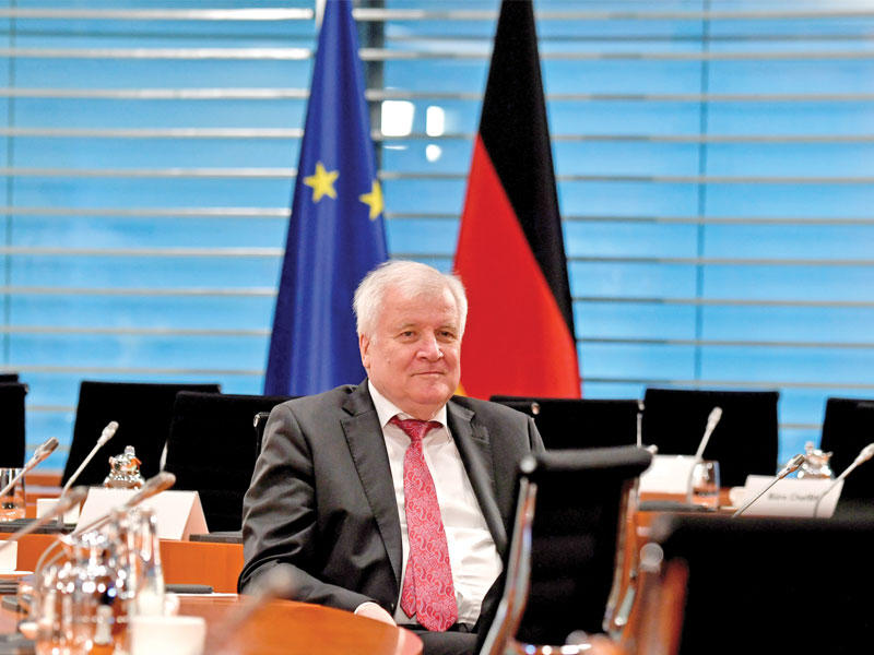 وزير الداخلية الألماني هورست زيهوفر 