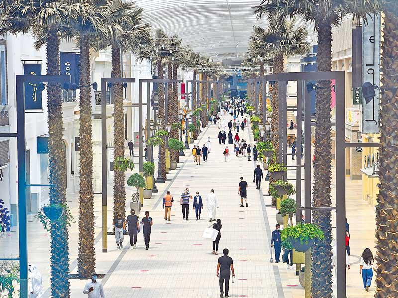 حركة احد المجمعات التجارية خلال اول ايام المرحلة الثانية