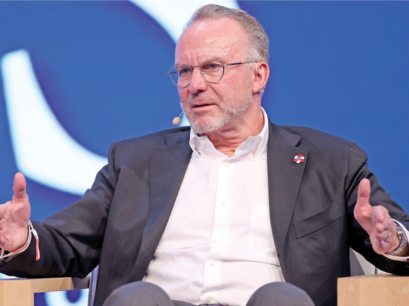 كارل هاينز رومينيغه الرئيس التنفيذي لنادي بايرن ميونيخ الألماني لكرة القدم