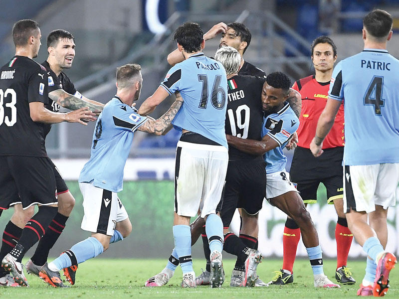 مشادة بين لاعبي لاتسيو وميلان