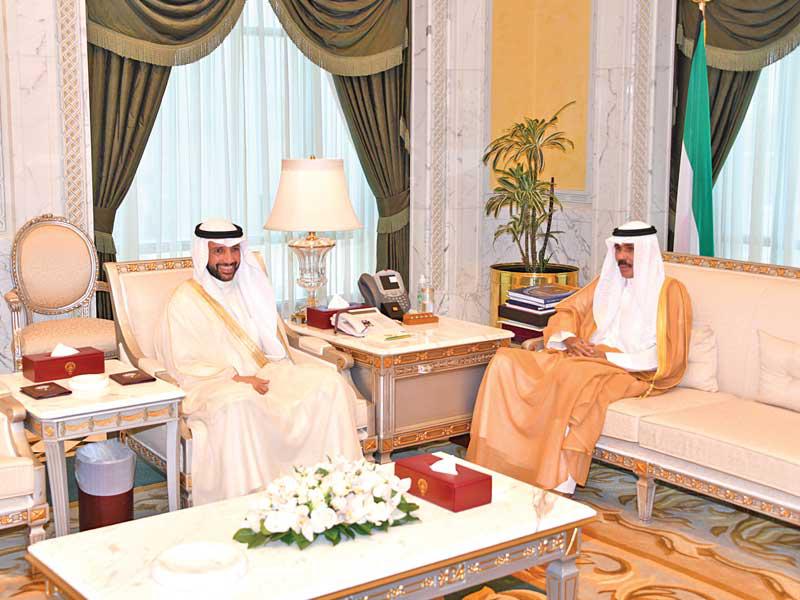 سمو ولي العهد الشيخ نواف الأحمد مستقبلاً رئيس مجلس الأمة مرزوق الغانم