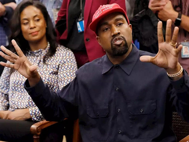 مغني الراب الأميركي ومصمم الأزياء كاني ويست 