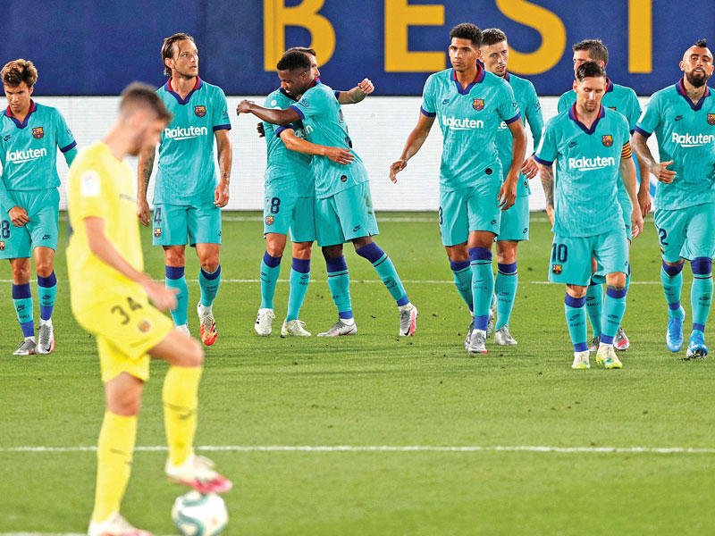 فرحة لاعبي برشلونة بعد إحراز الهدف الرابع