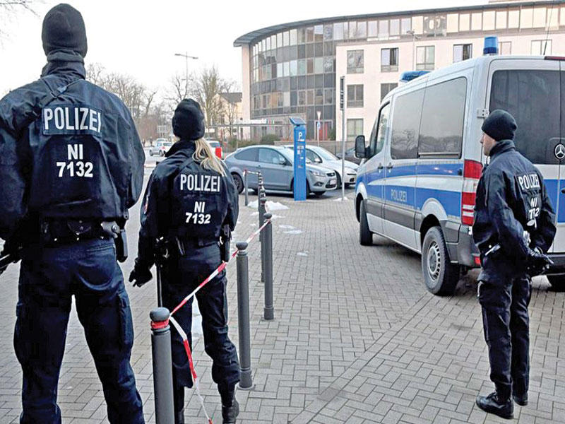 عناصر من الشرطة في إرفورت 