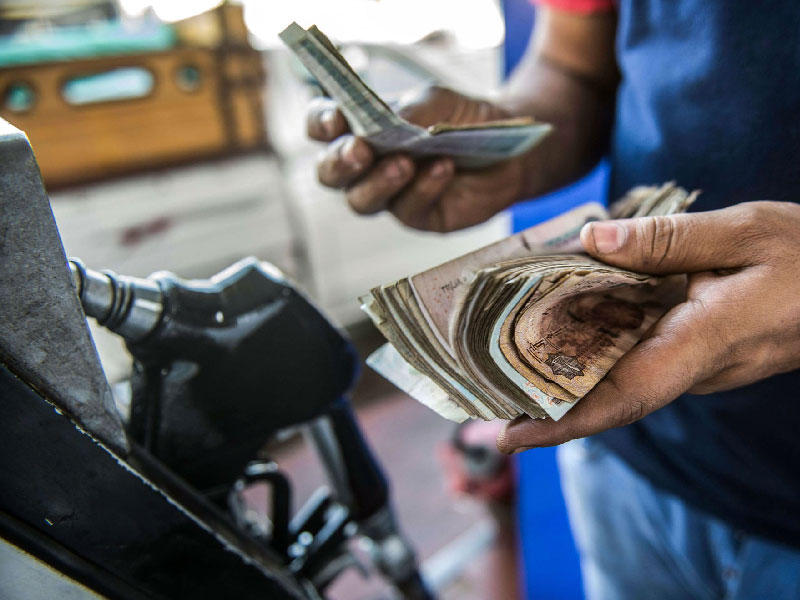 مصر تثبِّت أسعار الوقود المحلية