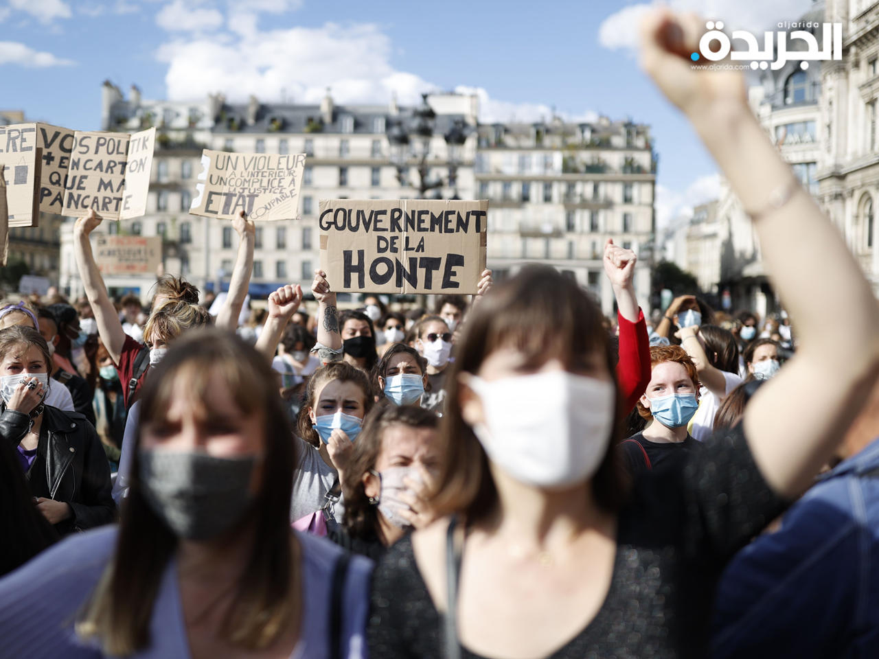مظاهرة نسائية في باريس ضد وزير الداخلية