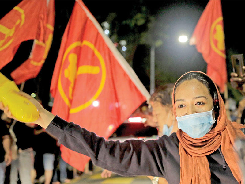 فوز الحزب الحاكم في سنغافورة 