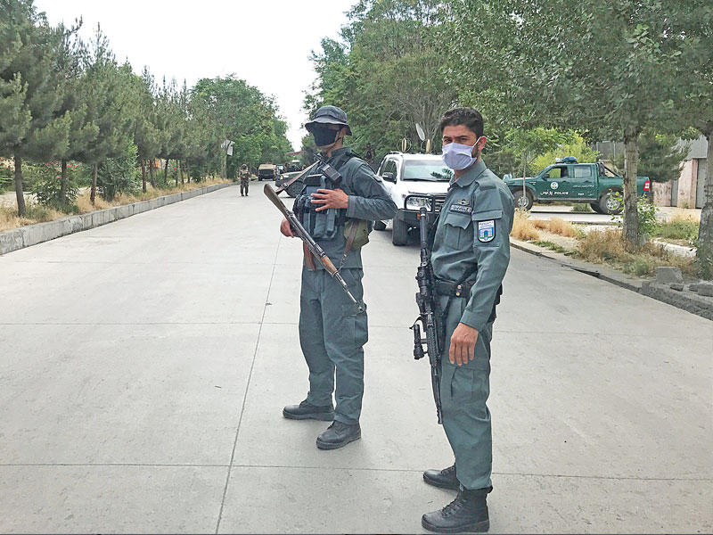 قتلى واحتجاز رهائن في 3 أقاليم أفغانية