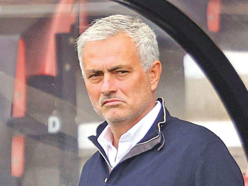 جوزيه مورينيو المدير الفني لنادي توتنهام