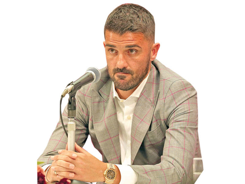 المهاجم الإسباني السابق ديفيد فيا