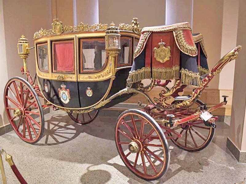 إحدى العربات الملكية النادرة