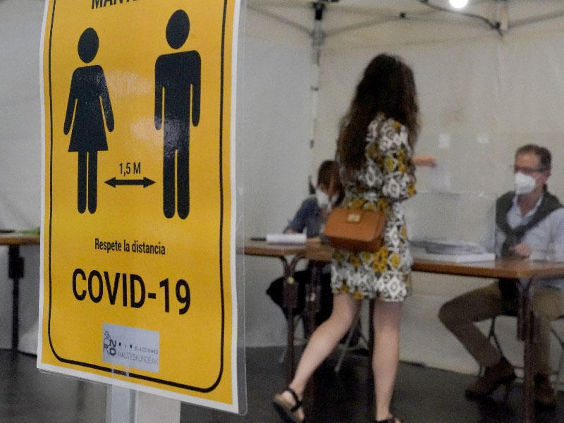 مركز لفحص فيروس كورونا في اسبانيا