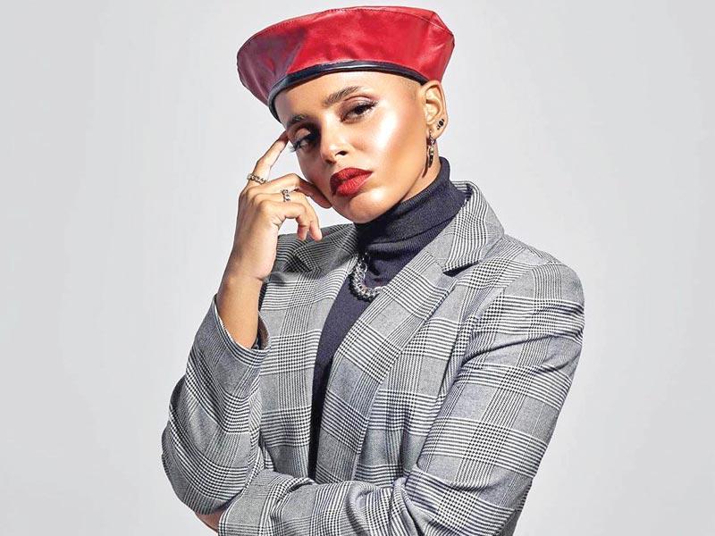 الفنانة نوف السلطان 