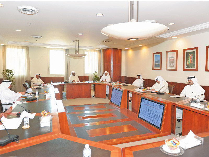 جانب من اجتماع لجنة الصناعة والعمل