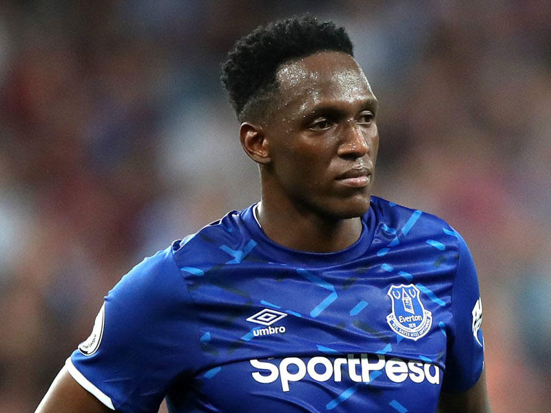 المدافع الكولومبي يري مينا