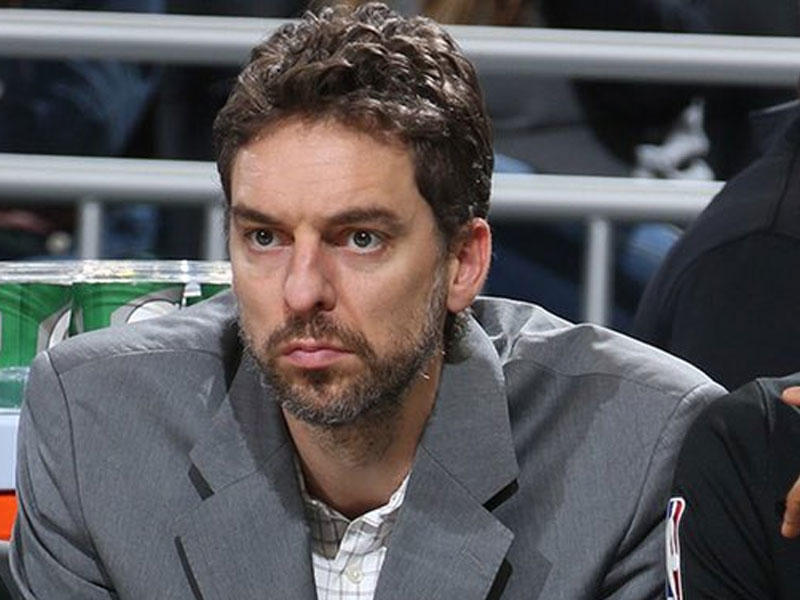 لاعب الارتكاز الإسباني لكرة السلة باو غاسول