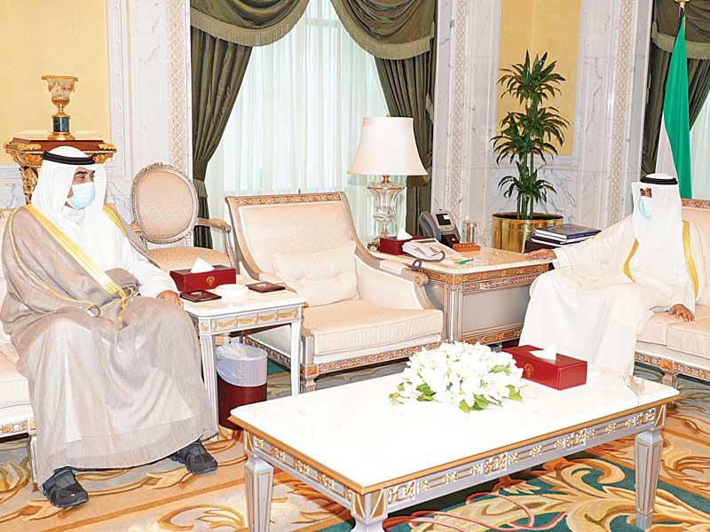 سمو ولي العهد الشيخ نواف الأحمد مستقبلا  سمو رئيس مجلس الوزراء الشيخ صباح الخالد امس