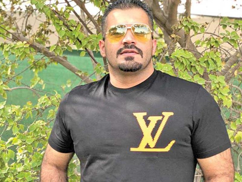 الفنان محمد عاشور