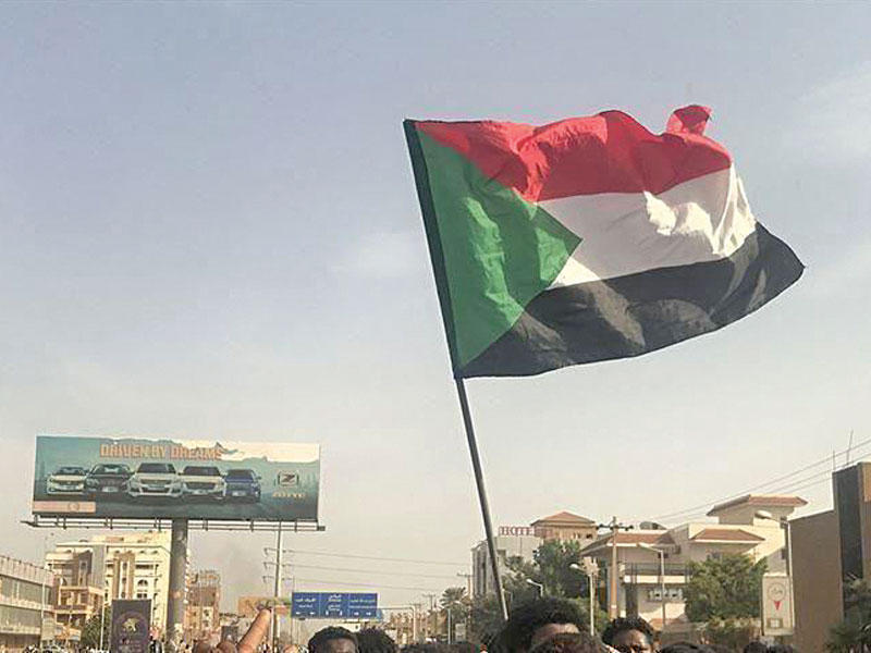 انتقاد لموقف عبدالله حمدوك في أحداث بدارفورn