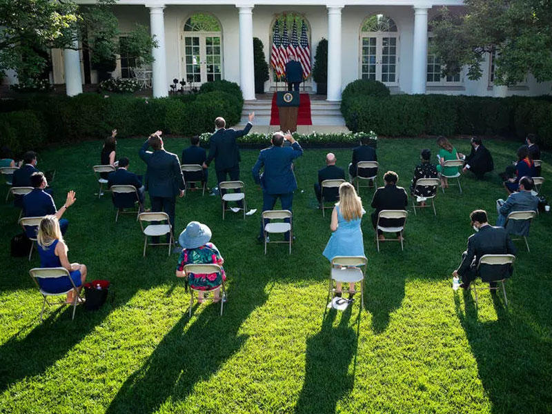 الرئيس الأميركي دونالد ترامب خلال مؤتمره الصحافي في حديقة البيت الابيض