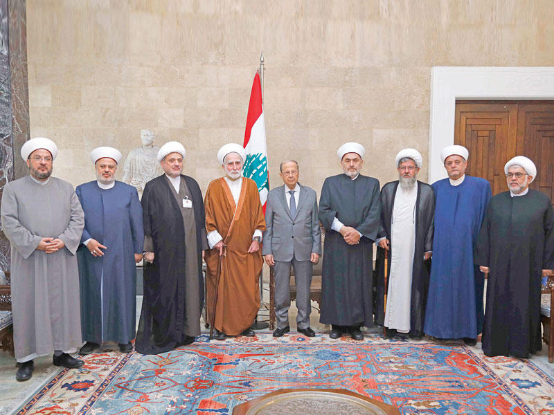 عون مستقبلاً وفداً من علماء المسلمين أمس t(دالاتي ونهرا) 