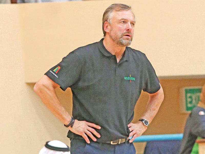 المدرب الليتواني لوكاس مندوجاز