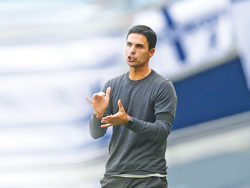 ميكيل ارتيتا المدير الفني لنادي أرسنال