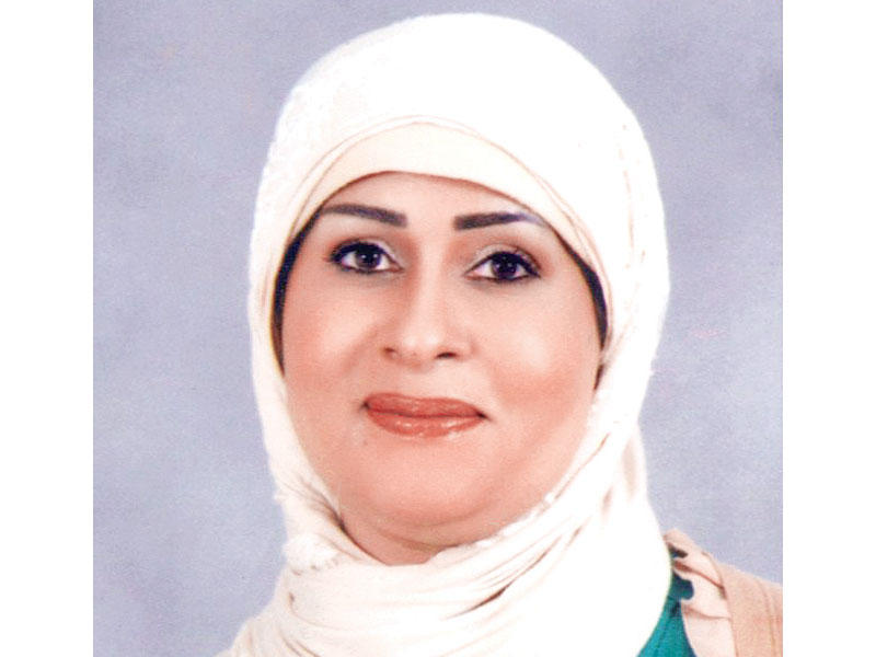 ممثلة دولة الكويت عضوة لجنة المختصين في الاعلام البترولي التابع للامانة العامة لدول مجلس التعاون الخليجي مديرة العلاقات العامة والاعلام في وزارة النفط الشيخة تماضر الخالد