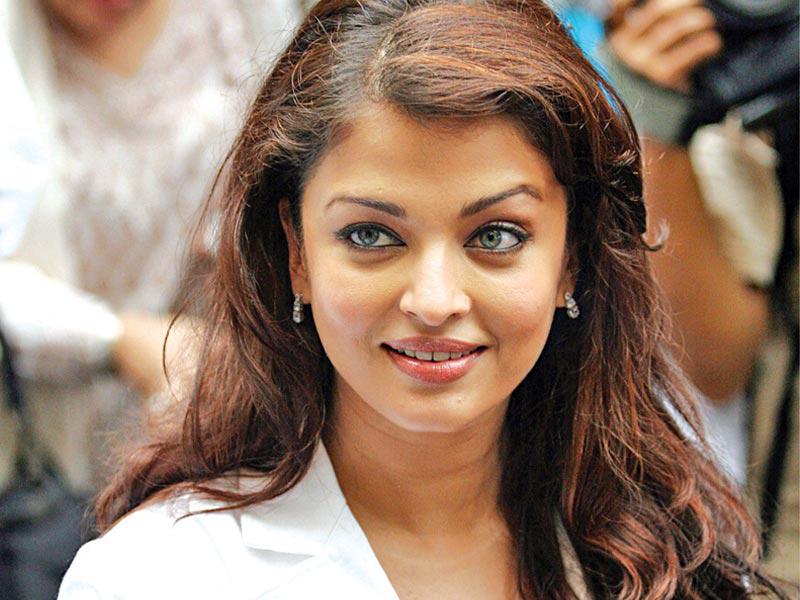 نجمة بوليوود وملكة جمال العالم السابقة آيشواريا راي