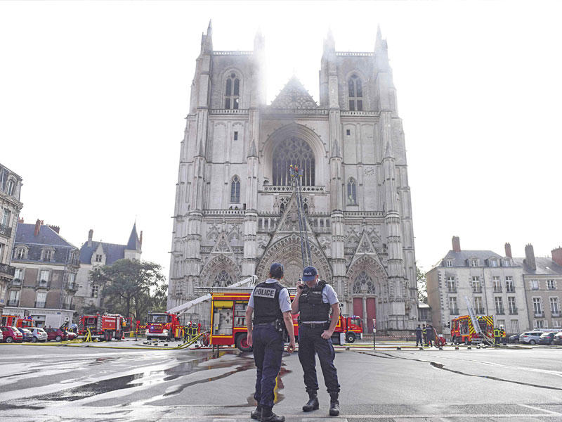 كاتدرائية نانت الفرنسية