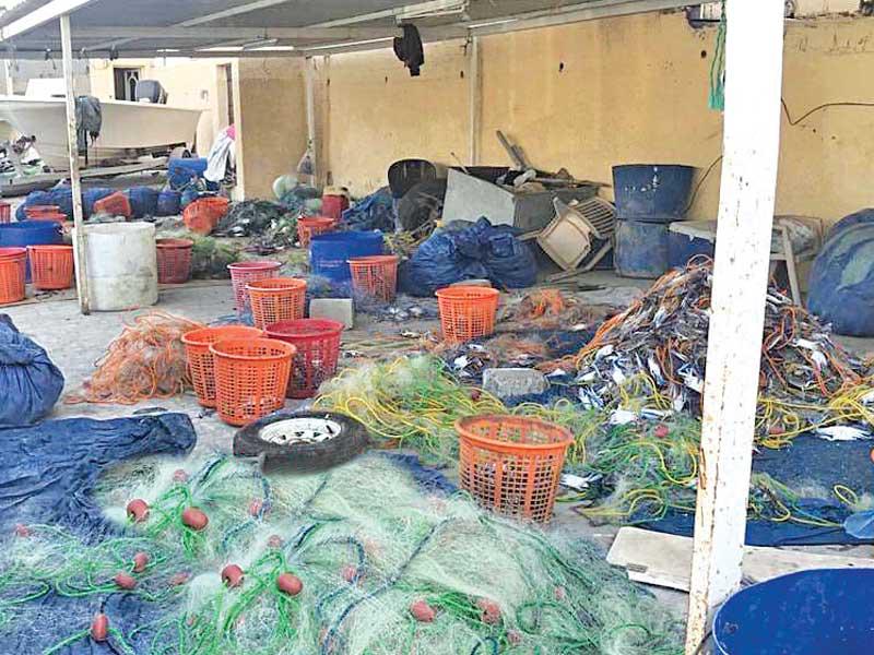 المضبوطات المخالفة في «شاليه الجون» أمس