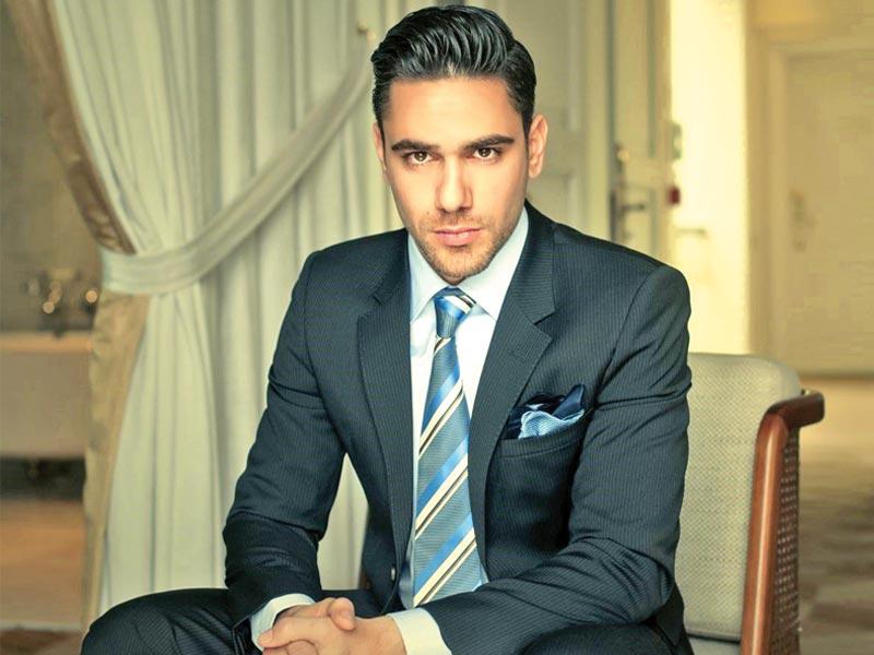 النجم التركي ​قادير دوغلو​