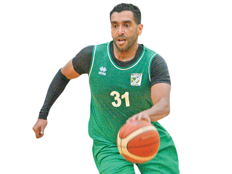 نجم فريق النادي العربي لكرة السلة فهد الرباح