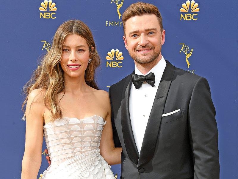 النجمة العالمية جيسيكا بيل وزوجها الفنان جاستن تمبرليك 