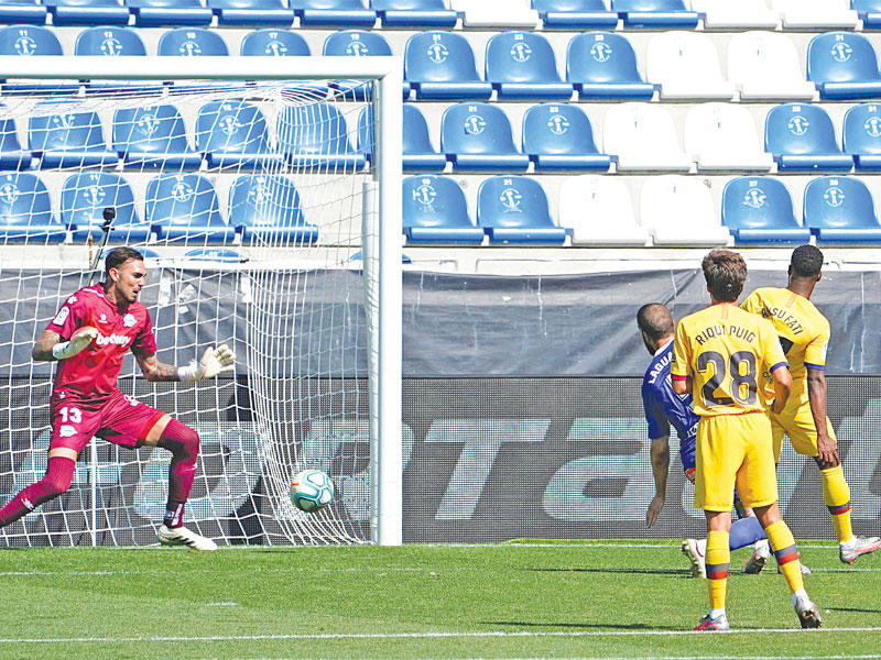 فاتي نجم برشلونة يسجل الهدف الأول