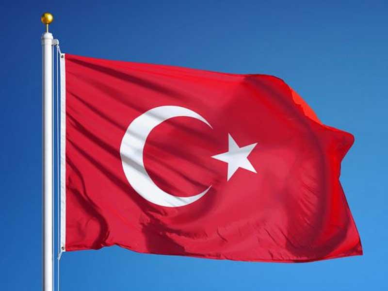 العلم التركي