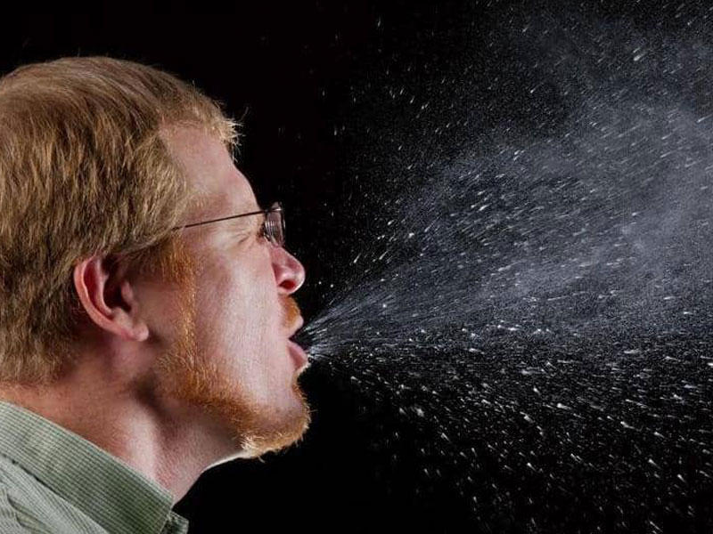 جزيئات فيروس كورونا في الهواء معدية