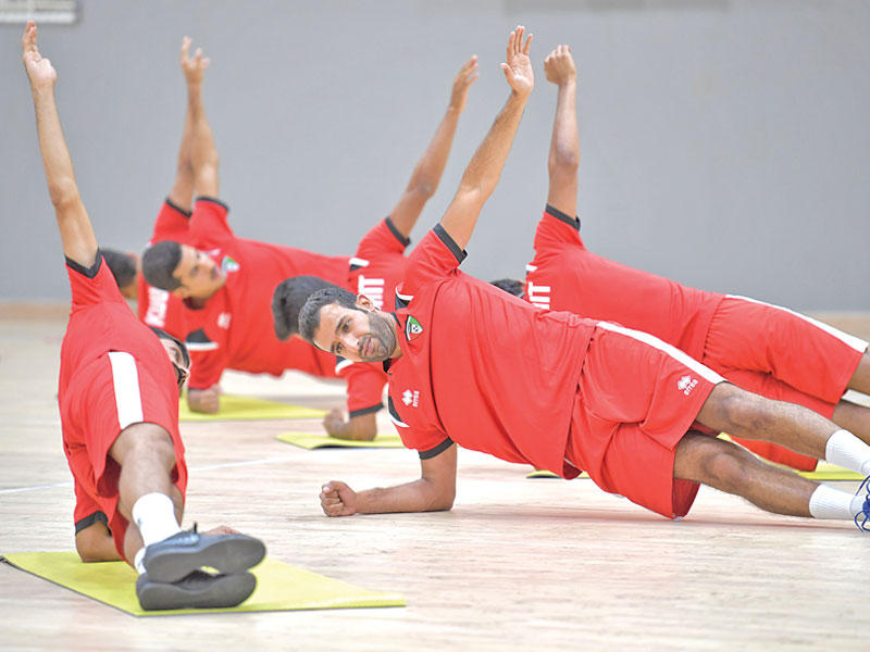 لاعبو منتخبنا الوطني الأول لكرة الصالات 