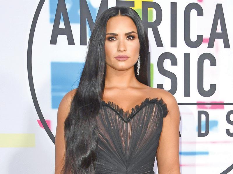 الفنانة العالمية ​ديمي لوفاتو