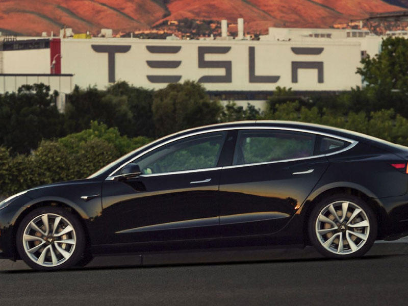  شركة تسلا الأميركية لصناعة السيارات الكهربائية 