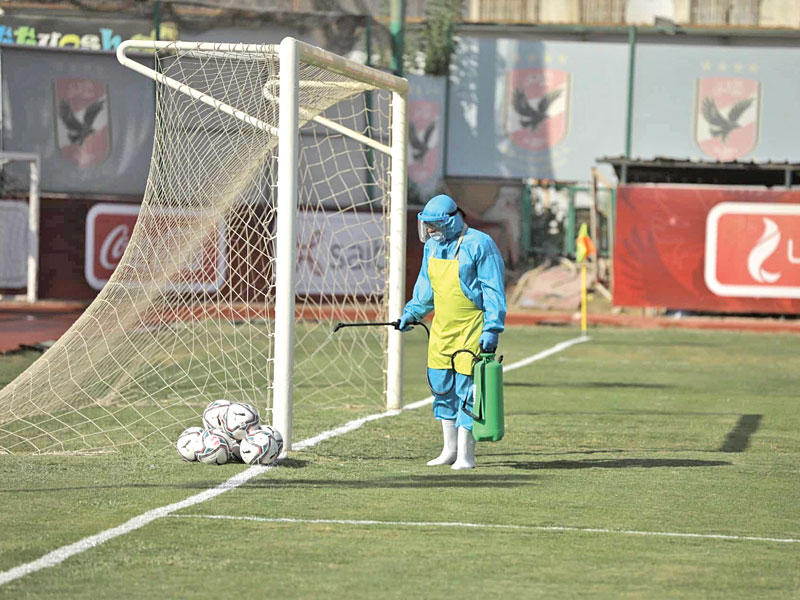 تعقيم الكرات وفق الاشتراطات الصحية