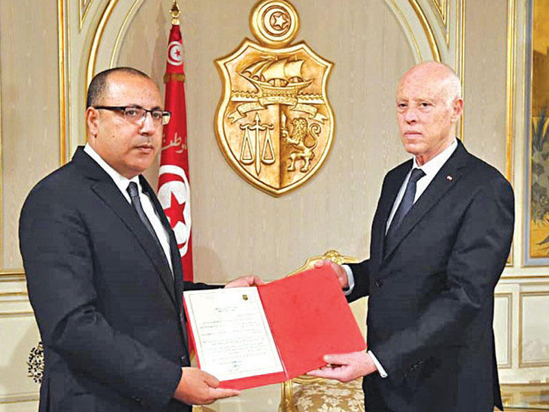 الرئيس التونسي قيس سعيد تكليف وزير الداخلية هشام المشيشي بتشكيل حكومة جديدة