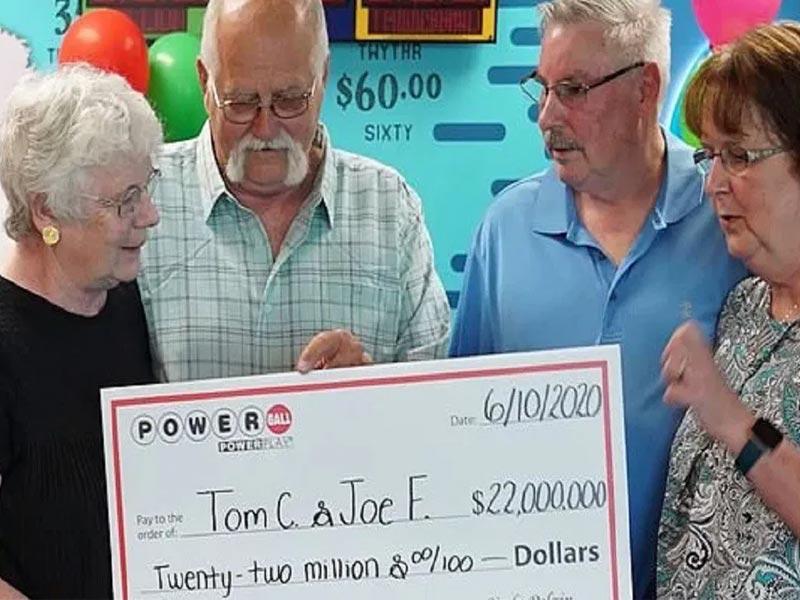 تقاسم «اليانصيب» مع صديقه