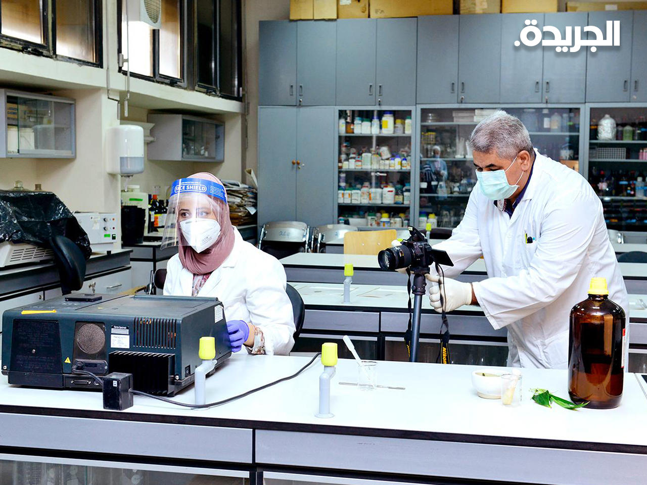 جانب من عمليات التصوير المختبرية 