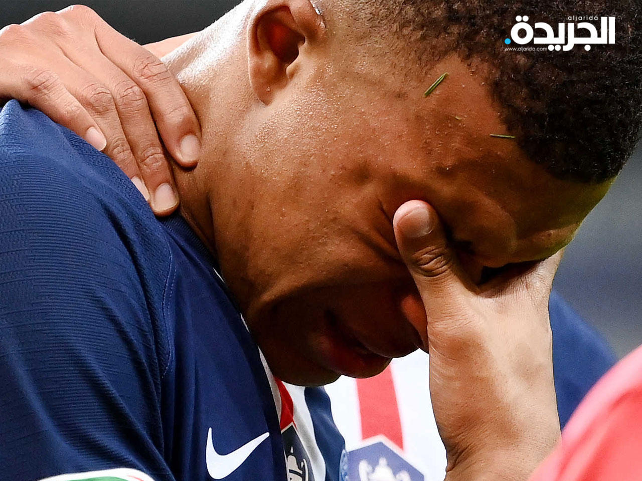 مبابي يبكي جراء الاصابة الاخيرة